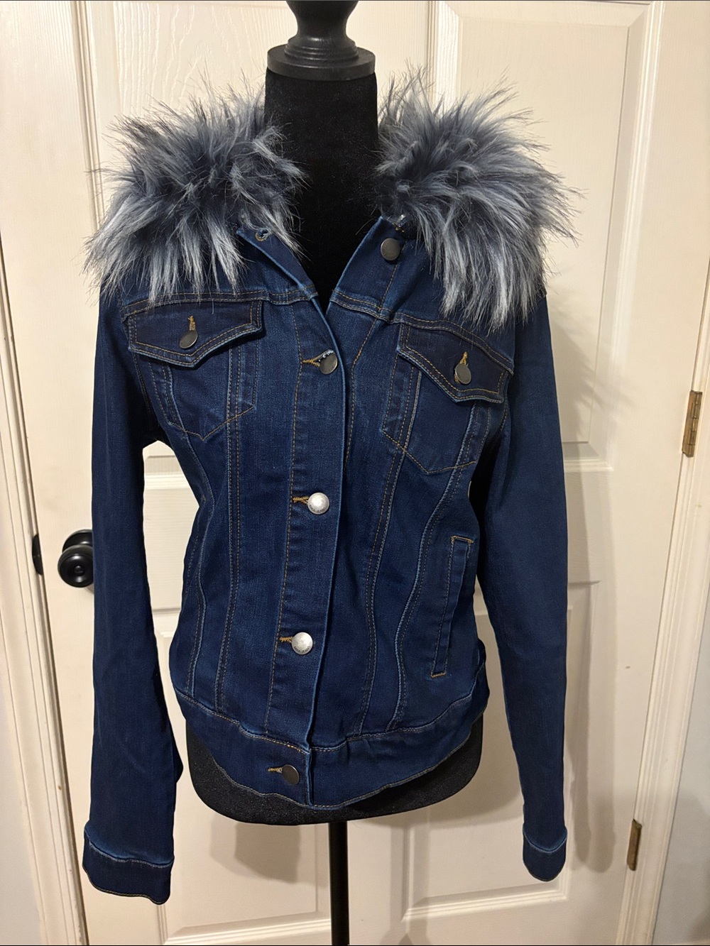 Max Jeans Dark Blue Denim Jacket with Removable Faux Fur Collar Small
